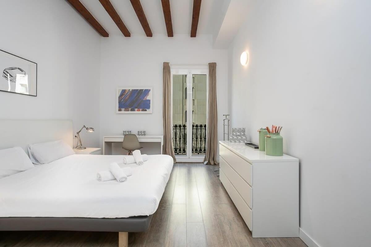 Paseo De Gracia Modern 4bd With Terrace * Barcelona
