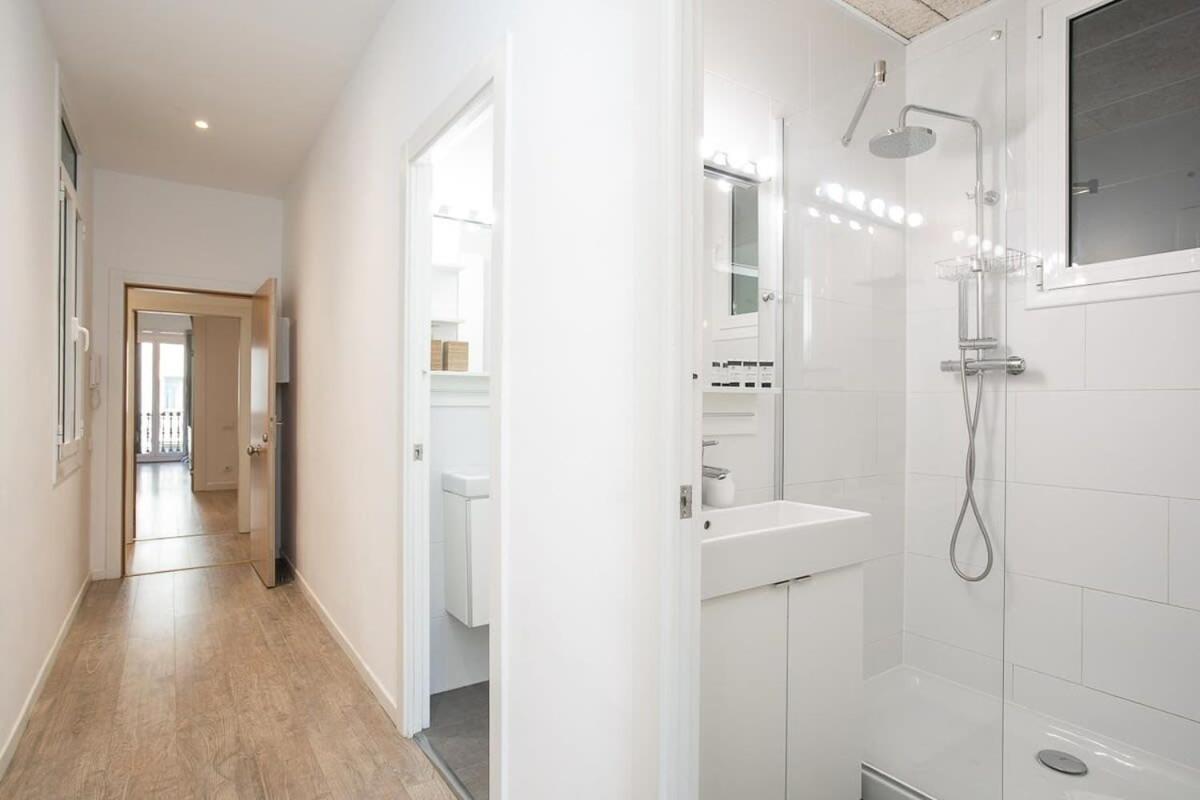 Paseo De Gracia Modern 4bd With Terrace Apartment Barcelona